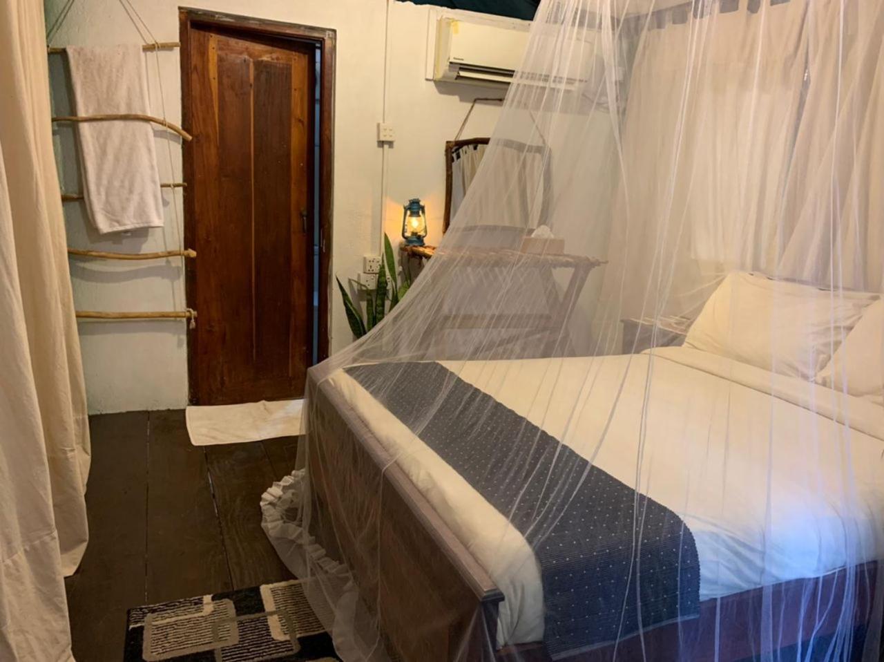 Camp Leopard - Yala Safari Glamping Hotel ภายนอก รูปภาพ
